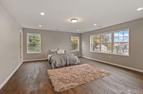 54 Howard Ave, Edison NJ  08837-3432 exterior