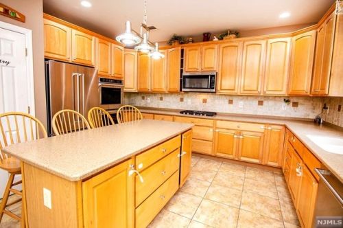 218 Manhattan Ter, Dumont NJ  07628-2234 exterior