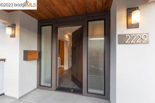 2229 Vine St, Berkeley, CA 94709-1550