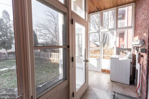 136 Pearl St, Lancaster PA 17603-3233 exterior