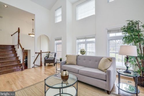 11801 Ambleside Dr, Rockville MD 20854-2109 exterior