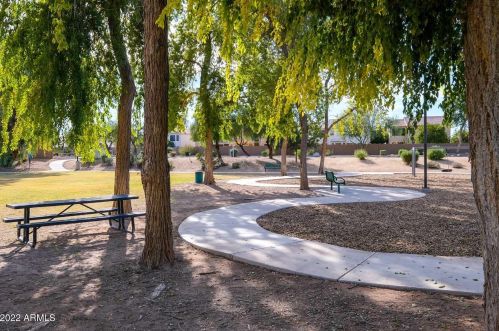 3810 Barcelona Dr, Chandler AZ  85226-1305 exterior