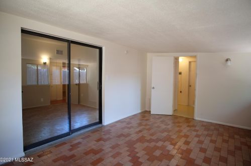 41 Montego Dr, Tucson AZ  85710-1312 exterior