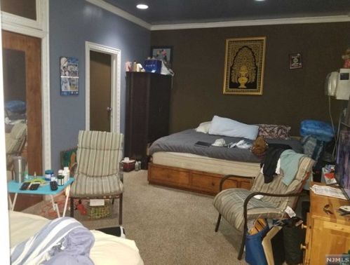 423 Sherman Pl, Fairview NJ 07022-1818 exterior