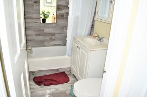 6454 Mozart St, Chicago IL 60645-5265 exterior