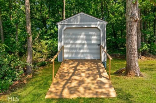 3175 Sarah Lou Dr, Lithonia GA 30078-5748 exterior