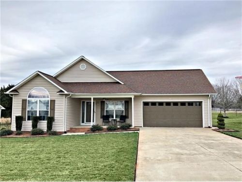 1470 Farmington Hills Dr, Conover, NC 28613-9043