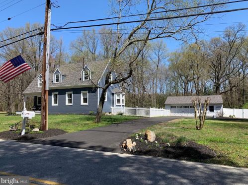 7625 Locust Grv Rd, Glen Burnie MD 21060-8453 exterior