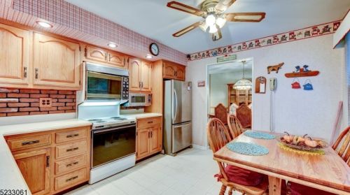 454 Stony Brk Dr, Bridgewater NJ 08807-1988 exterior