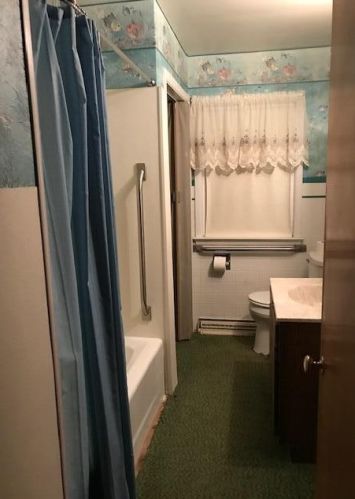 920 Livingston St, Sylvan Beach MI 49461-1535 exterior