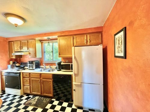 664 Crystal Dr, Pittsburgh PA 15228-2567 exterior