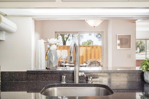 4 Coleridge Dr, Mill Valley CA 94941-4629 exterior