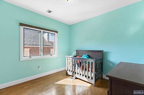 435 Nelson Ave, Cliffside Park NJ 07010-1818 exterior