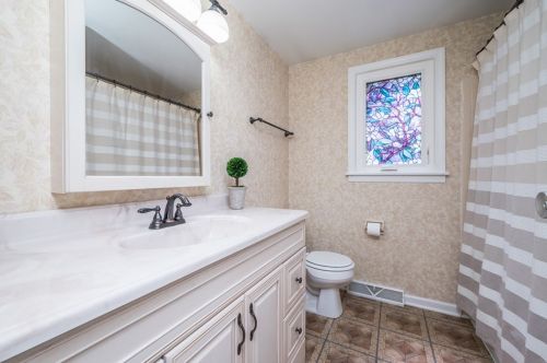 564 Sunset Dr, Pittsburgh PA  15228-2550 exterior