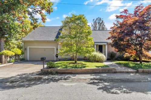 9 Noto Dr, Providence RI  02904-2905 exterior