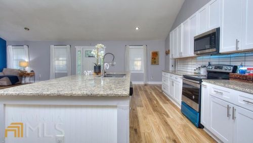 4495 Kent Rd, Atlanta GA  30337-5205 exterior