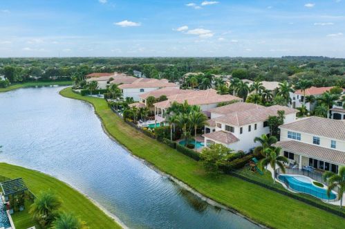 17894 Monte Vis Dr, Boca Raton FL 33496-1057 exterior