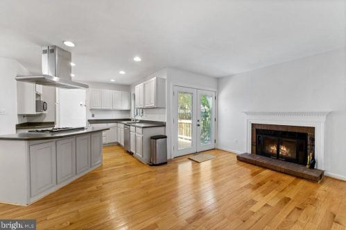 5307 Gln Grn Ct, Alexandria VA 22315-4230 exterior