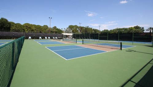 566 Cortina Ln, Fort Pierce FL 34986-1742 exterior