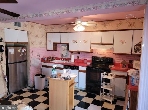 1908 29 St, Philadelphia PA 19132-3022 exterior