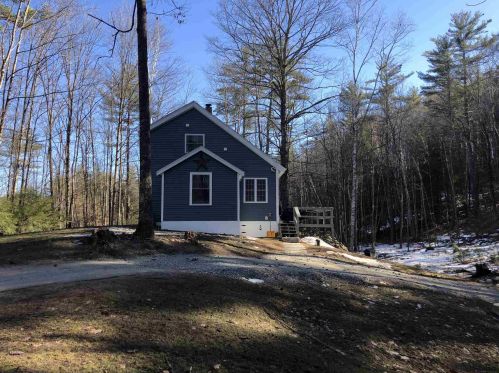 80 Hardy Rd, Concord, NH 03307-0803