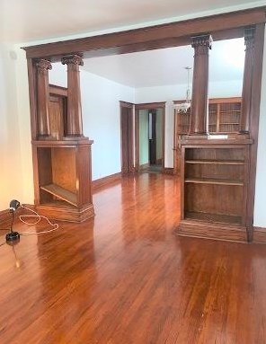 13323 Commercial Ave, Chicago IL 60617-3281 exterior