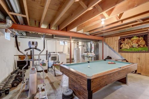 5826 14th St, Milwaukee WI 53221-5001 exterior