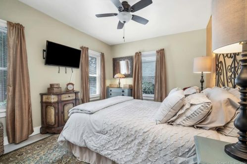 139 Church St, Seymour CT 06483-2503 exterior