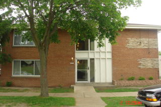 2621 Michigan St, Milwaukee WI  53233-1894 exterior
