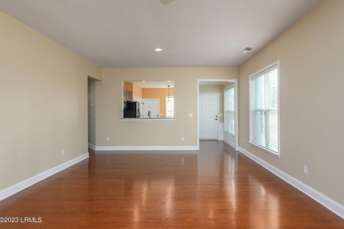 29 Mystic Point Dr, Bluffton SC 29909-2073 exterior