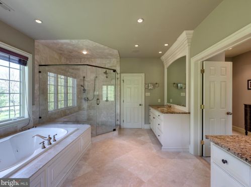 271 Blackburn Dr, Berwyn PA  19312-2801 exterior