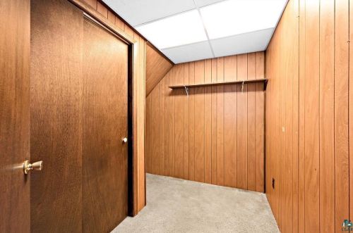 2726 12 St, Duluth MN 55806-1148 exterior