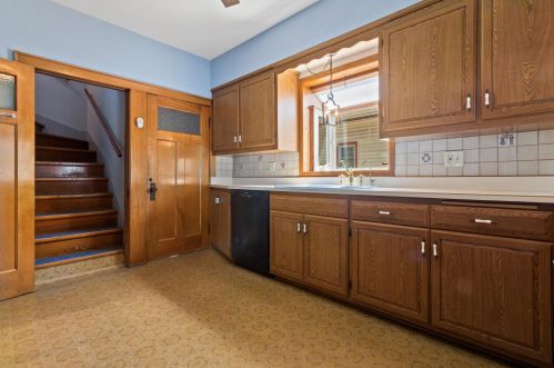 2150 66, Milwaukee WI 53213-2036 exterior