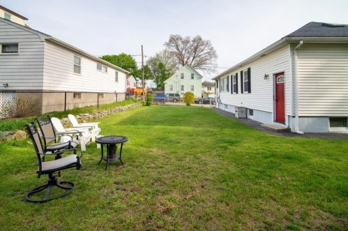 45 Grover St, Providence RI 02909-5209 exterior