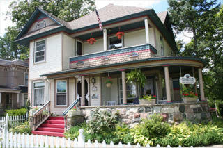 304 Saginaw St, Holly MI  48442-1409 exterior