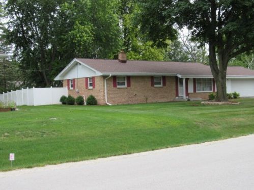 8326 50th St, Milwaukee, WI 53223-3608