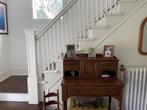 111 Kings Hwy, Westport CT  06880-4718 exterior