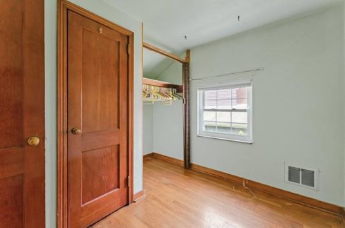 1206 Cir Dr, Pittsburgh PA 15221-4502 exterior