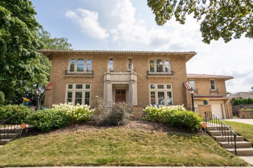 2723 Edgewood Ave, Milwaukee WI  53211-2913 exterior