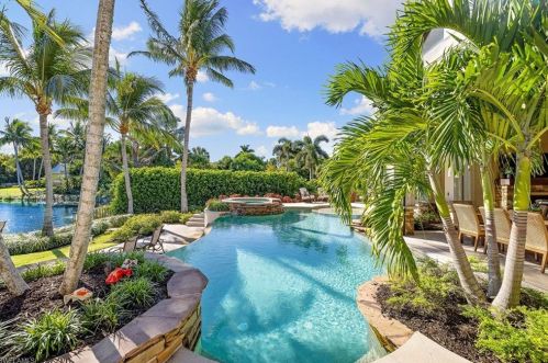 655 Bougainvillea Rd, Naples FL 34102-5545 exterior