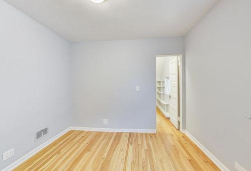 1832 Estes Ave, Chicago IL 60645-2904 exterior