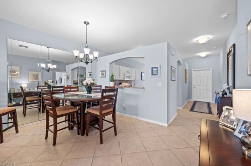 7807 Berkshire Pne Dr, Naples FL 34104-7442 exterior