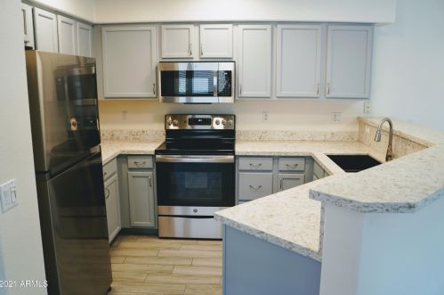 41 Eaton Pl, Chandler, AZ 85226-5046