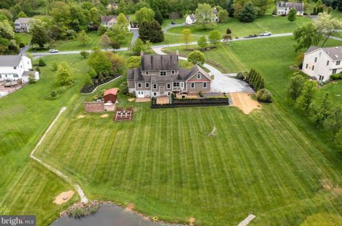 30 Hershey Dr, Pottstown PA 19465-8137 exterior