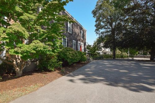 36 Kay St, Middletown RI 02840-2707 exterior