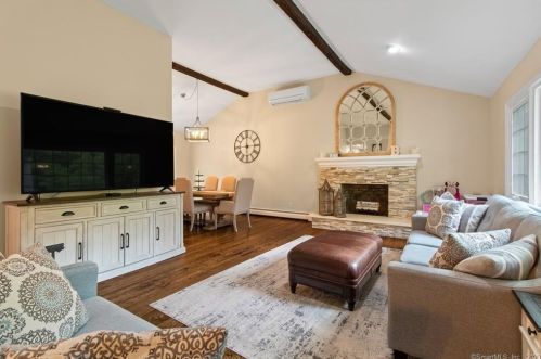 100 Haviland Rd, Ridgefield CT  06877-2821 exterior