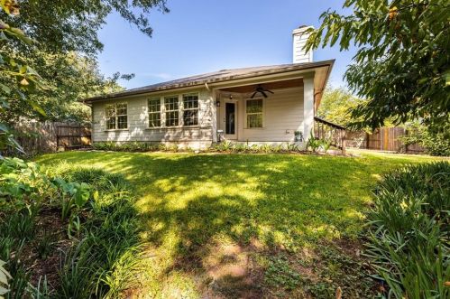 6928 Bay City Bnd, Austin TX 78725-2938 exterior