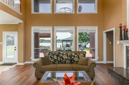 48 La Costa Dr, Montgomery TX 77356-5357 exterior