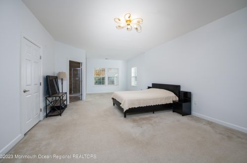 16 Pate Dr, Middletown NJ 07748-1700 exterior