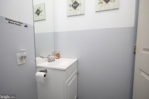 1524 Leithgow St, Philadelphia PA 19147-1514 exterior